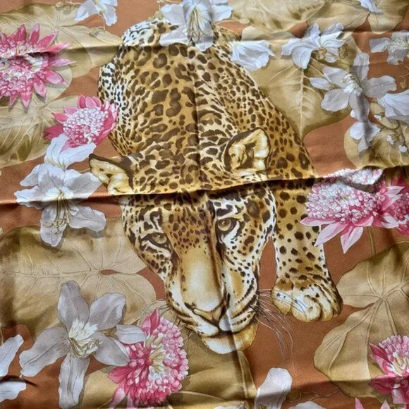 Vintage Salvatore Ferragamo 100% Silk Scarf Jaguar Orange Gold 33 x 34 Inches - Picture 3 of 6